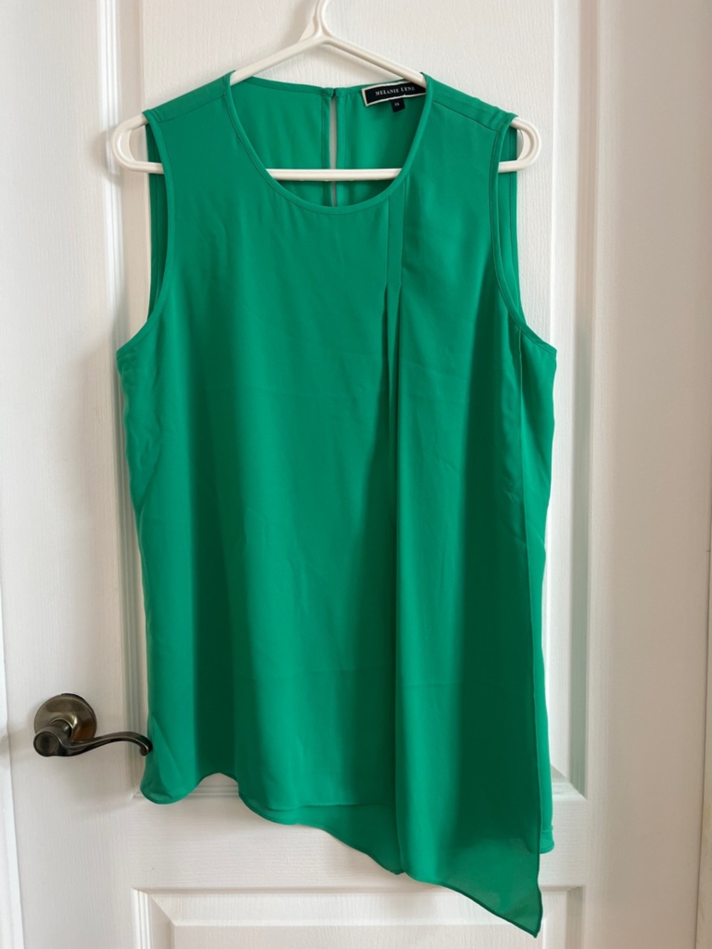 Melanie Lyne Green Sleeveless Asymmetric Tank Top